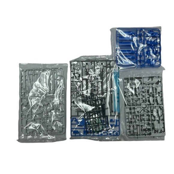 Bandai 1/144 Scale HGUC(095) HG Hi-Nu Gundam RX-93-v2 Hi-v Mobile Suit Model Kit - Picture 6 of 8